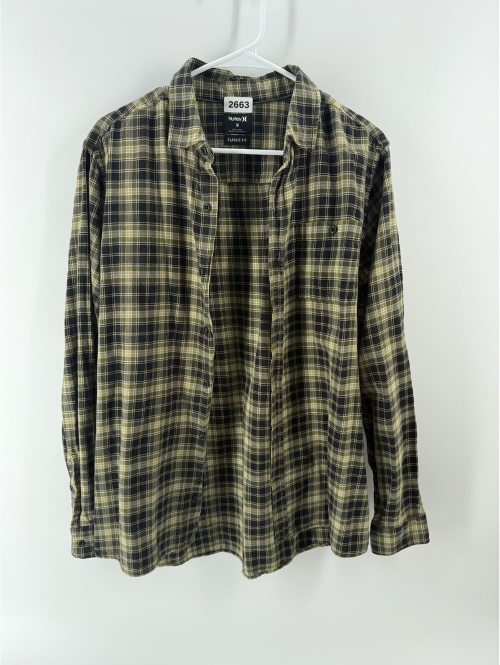 Hurley Plaid Flannel Mens Size Med Button Up Shirt Long Sleeve Green And Black
